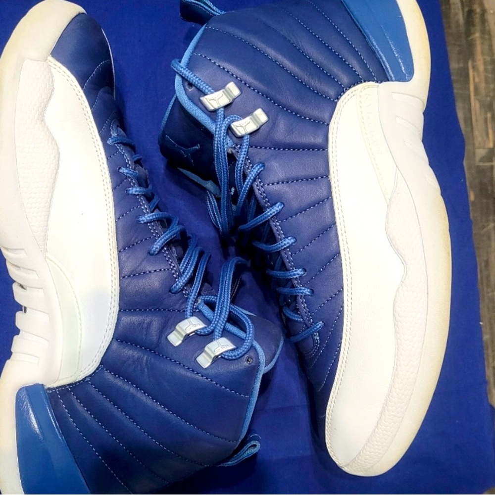 Jordan 12s Indigo blue size 11